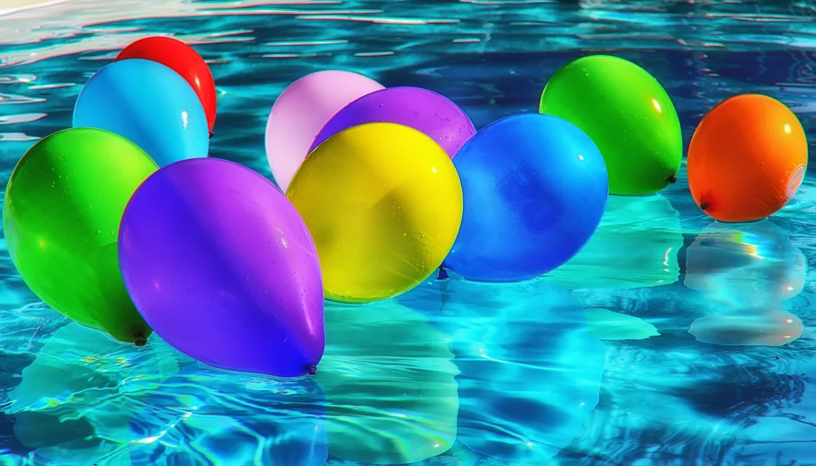 balónky ve vodě